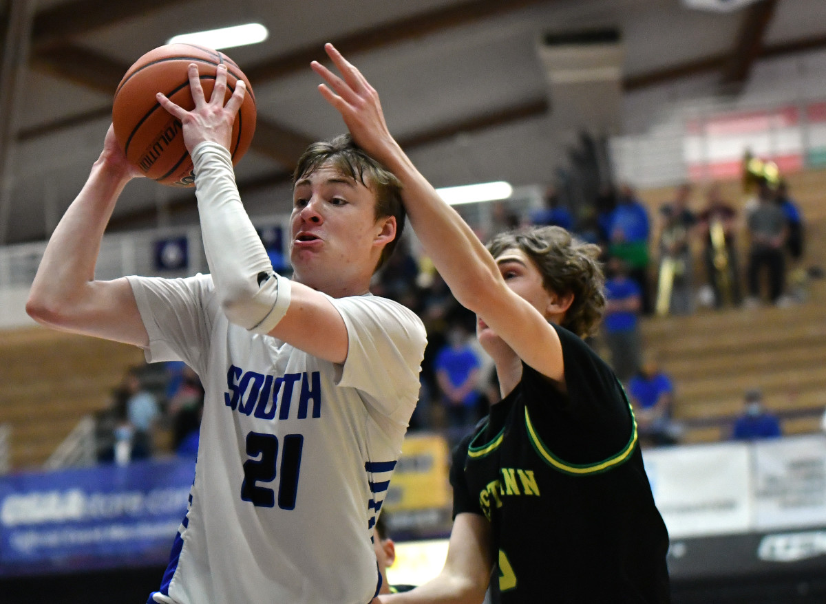 West Linn South Medford boys basketball Taylor Balkom 14